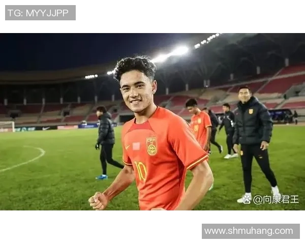 不同身高足球球员的风采展示与赛场表现分析