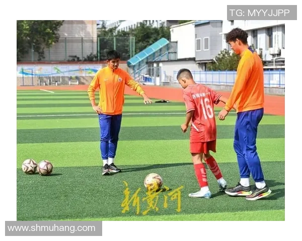 中国足球最具历史底蕴的球星探寻与其时代辉煌的深刻影响