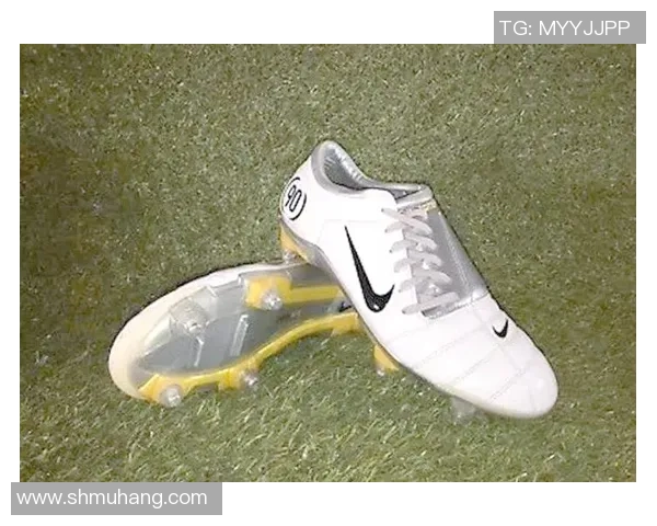 传奇球星足球鞋排名前十解析 这些经典之选如何影响足球历史